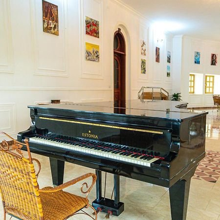 Chabiant Guesthouse Chateau Monolit Ikinci Yeniyol Kültér fotó