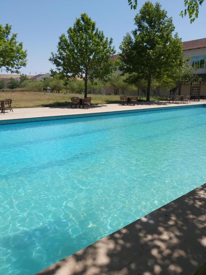 Chabiant Guesthouse Chateau Monolit Ikinci Yeniyol Kültér fotó