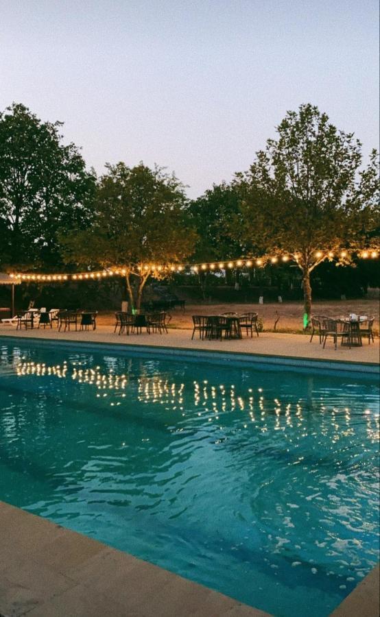 Chabiant Guesthouse Chateau Monolit Ikinci Yeniyol Kültér fotó