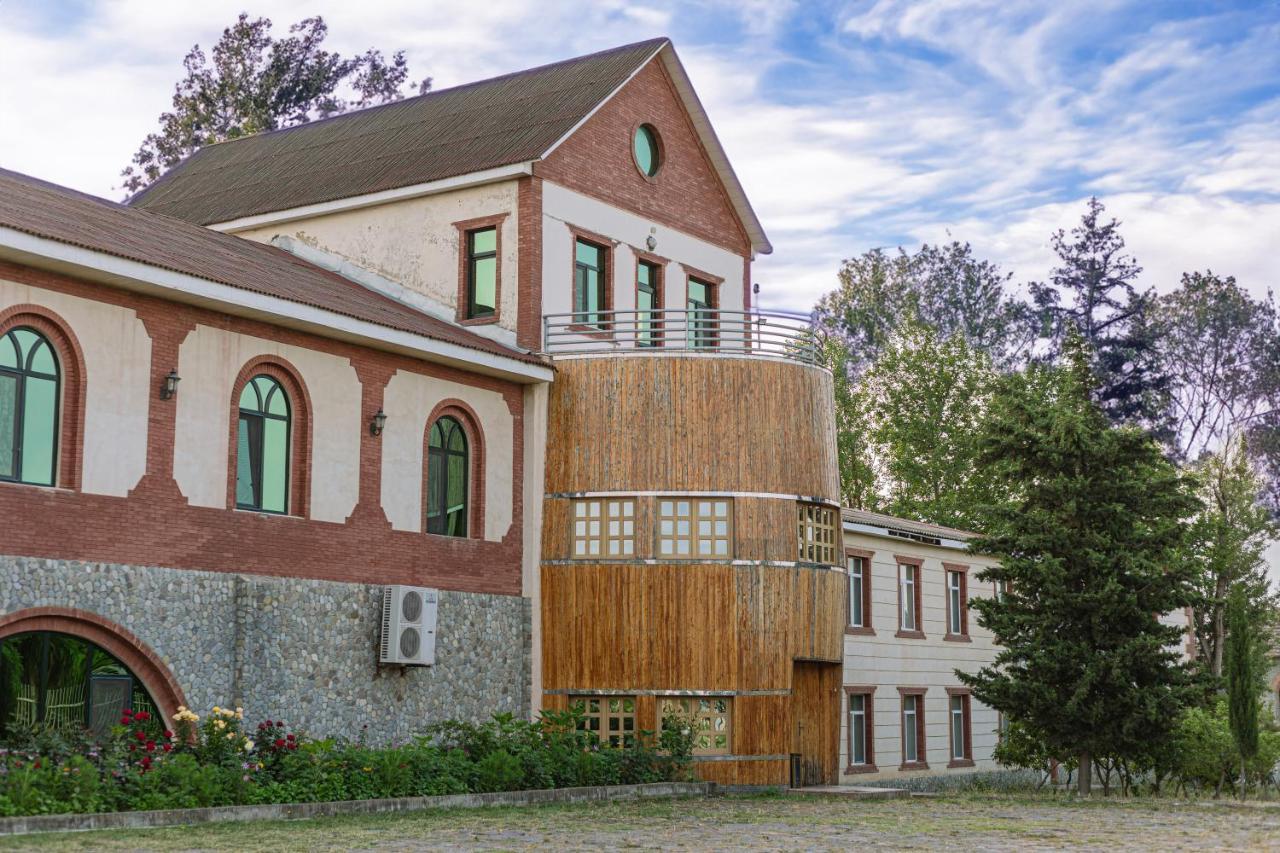 Chabiant Guesthouse Chateau Monolit Ikinci Yeniyol Kültér fotó