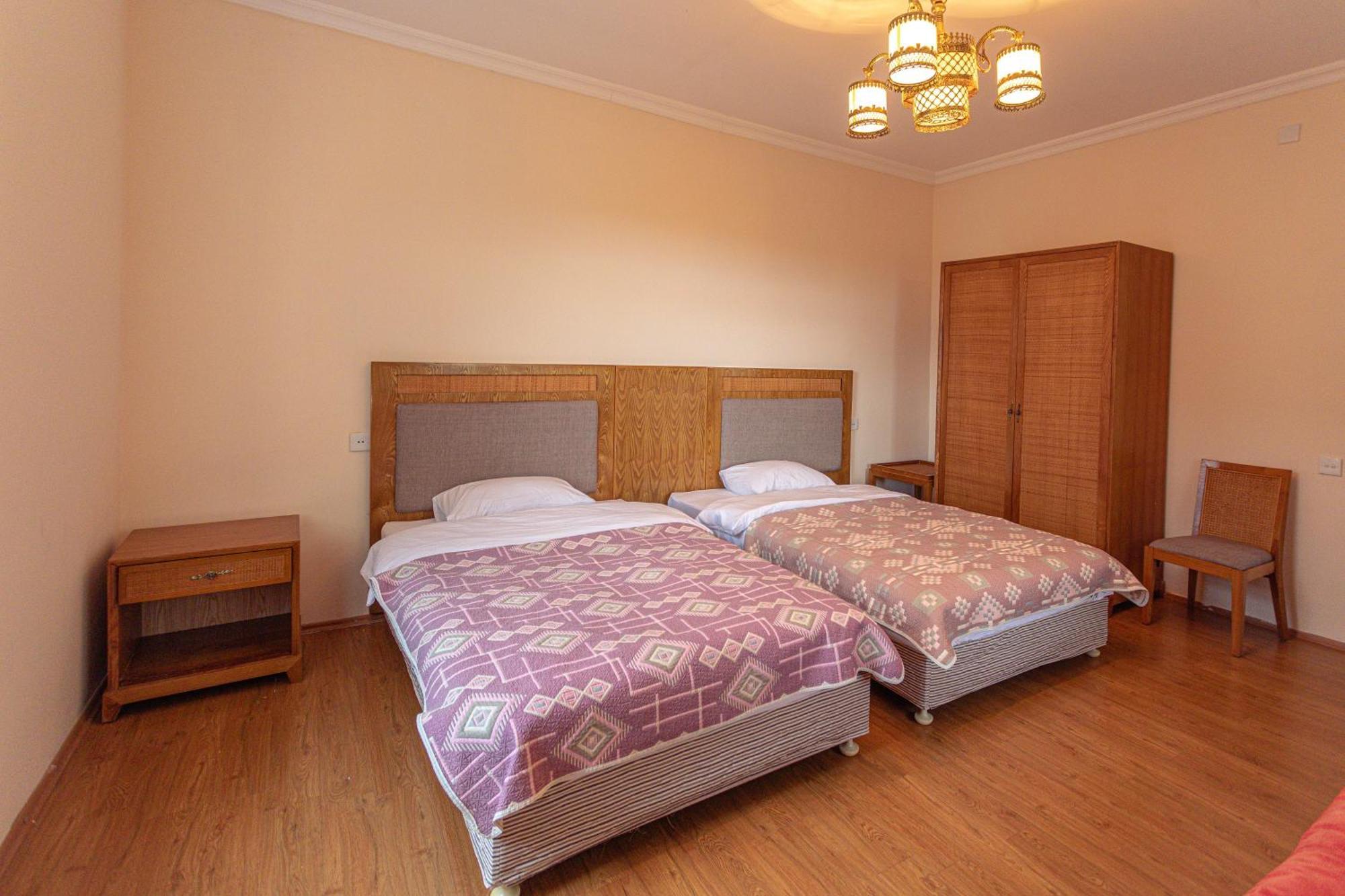 Chabiant Guesthouse Chateau Monolit Ikinci Yeniyol Kültér fotó