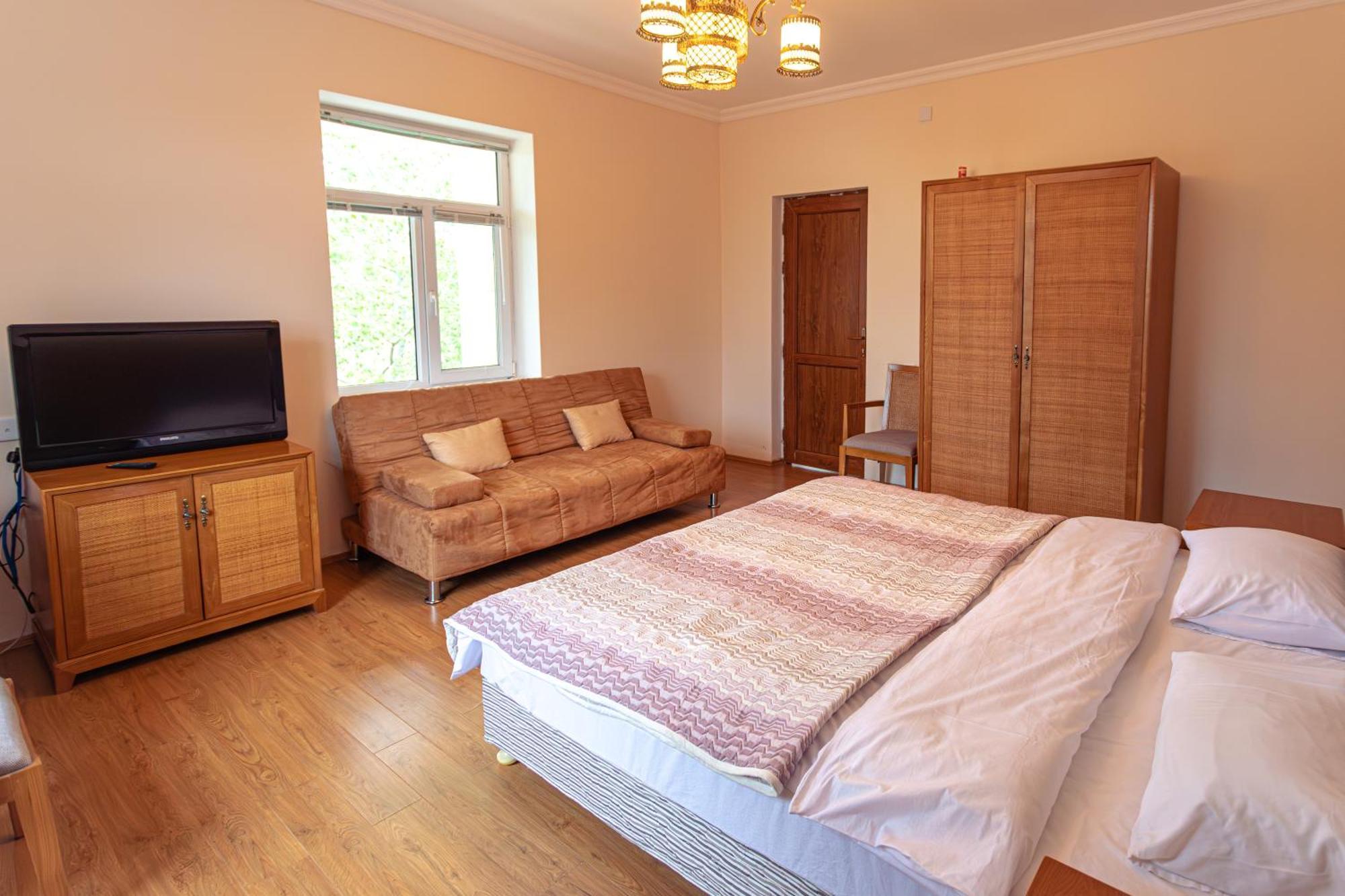 Chabiant Guesthouse Chateau Monolit Ikinci Yeniyol Kültér fotó