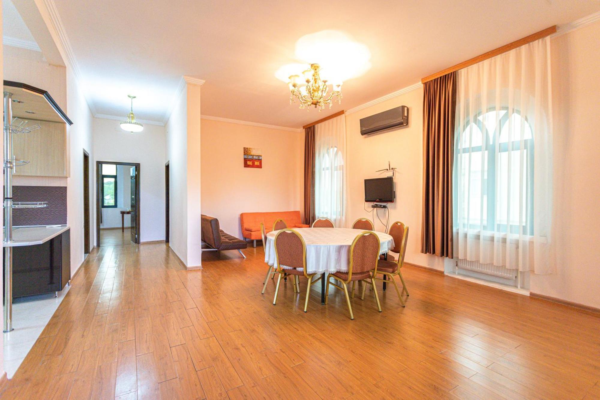Chabiant Guesthouse Chateau Monolit Ikinci Yeniyol Kültér fotó