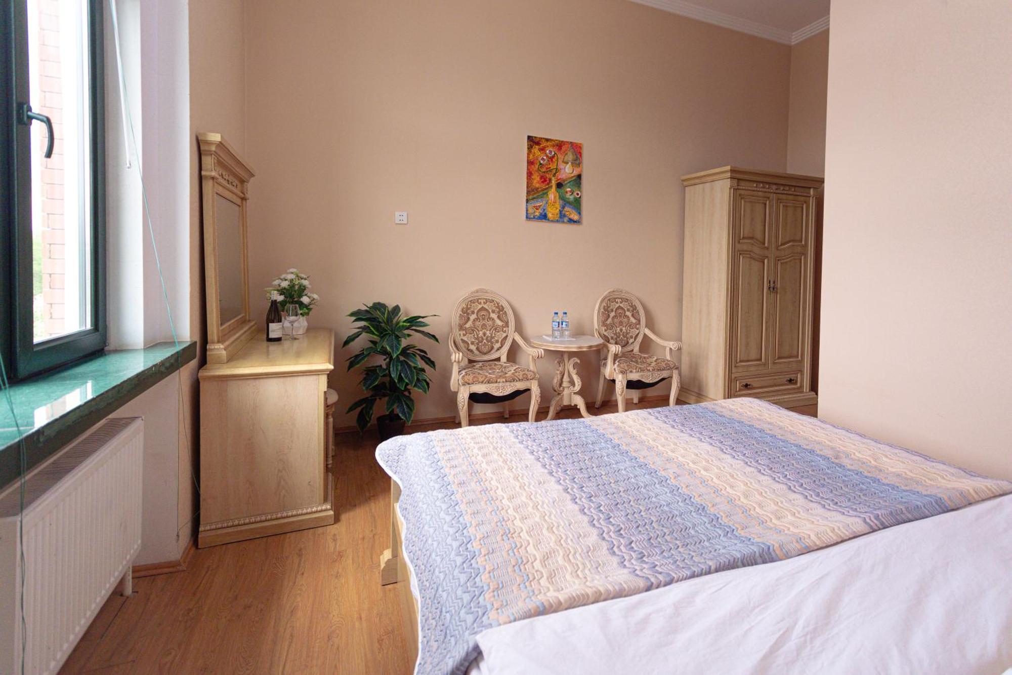 Chabiant Guesthouse Chateau Monolit Ikinci Yeniyol Kültér fotó