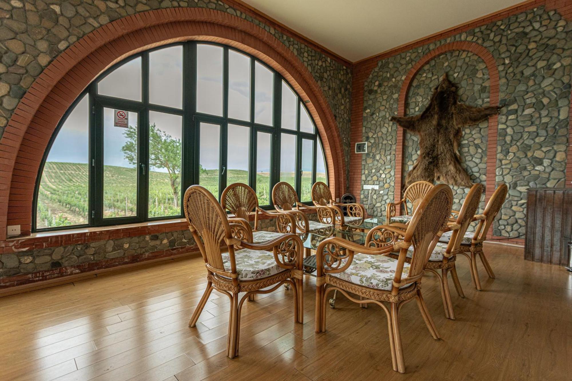 Chabiant Guesthouse Chateau Monolit Ikinci Yeniyol Kültér fotó