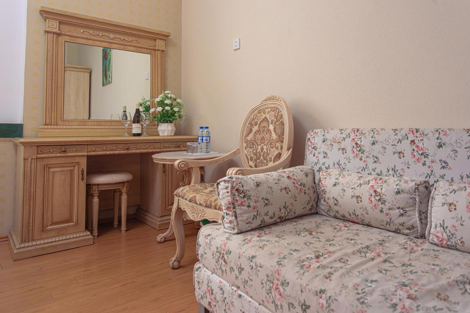 Chabiant Guesthouse Chateau Monolit Ikinci Yeniyol Kültér fotó
