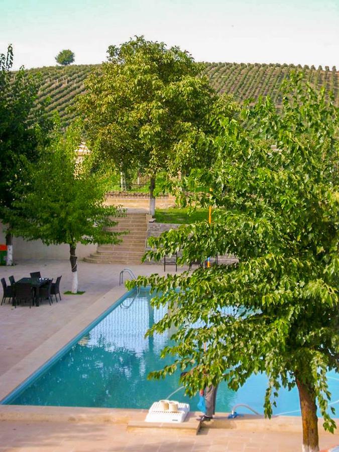 Chabiant Guesthouse Chateau Monolit Ikinci Yeniyol Kültér fotó