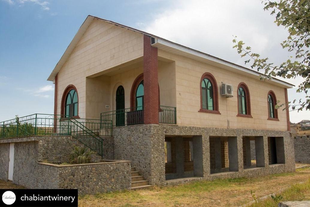 Chabiant Guesthouse Chateau Monolit Ikinci Yeniyol Kültér fotó